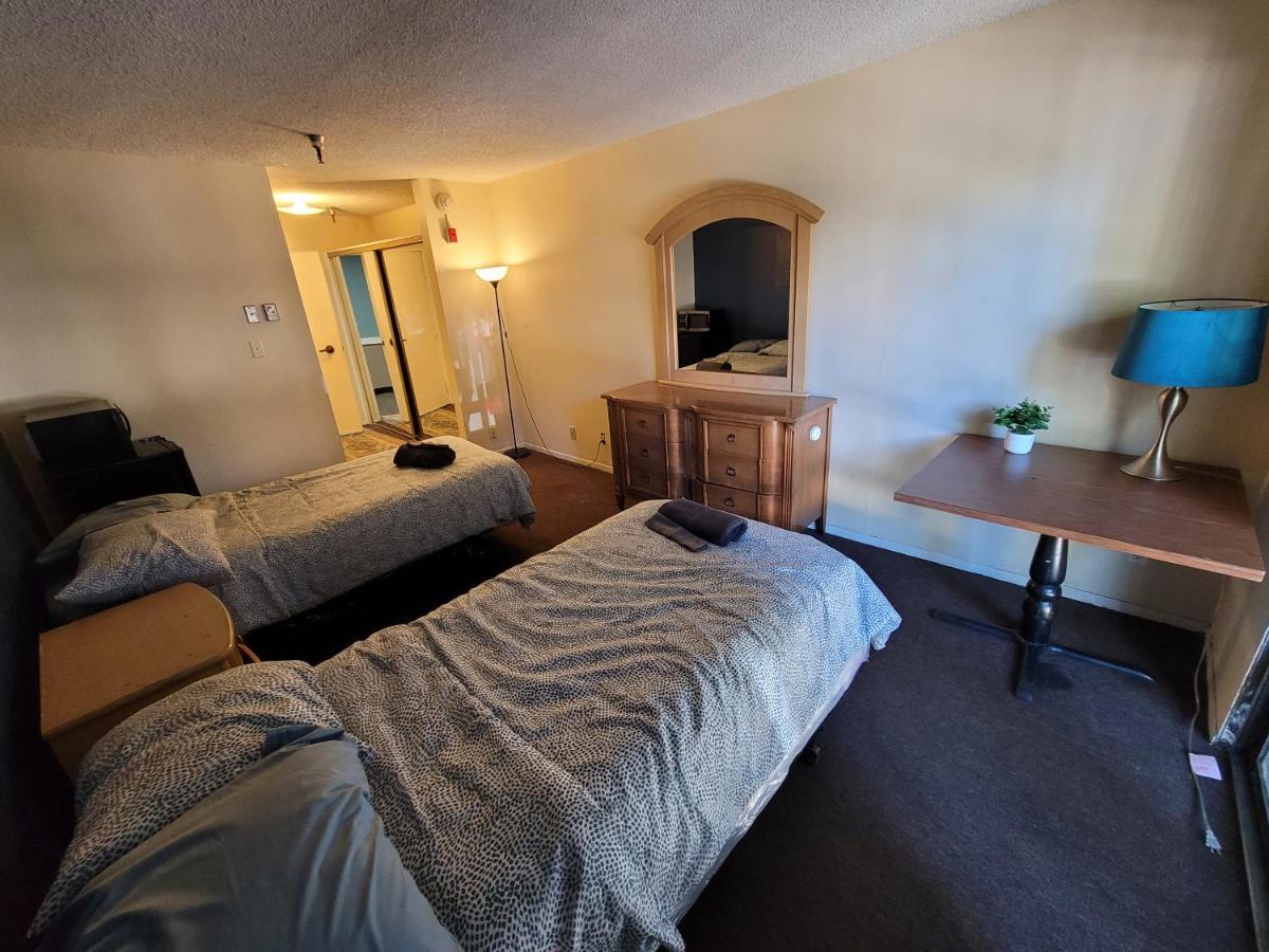 La Spacious Double Bed