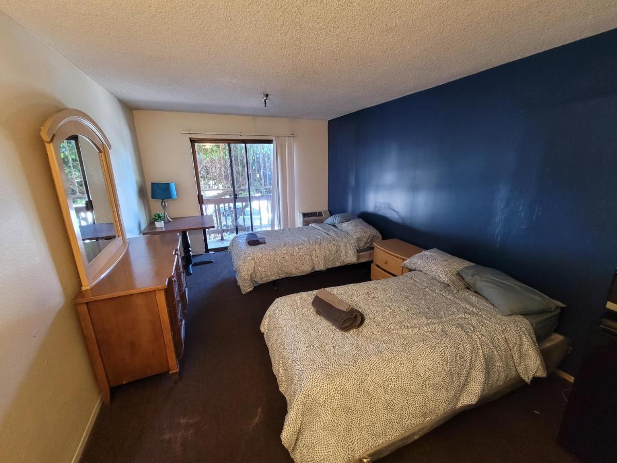 La Spacious Double Bed